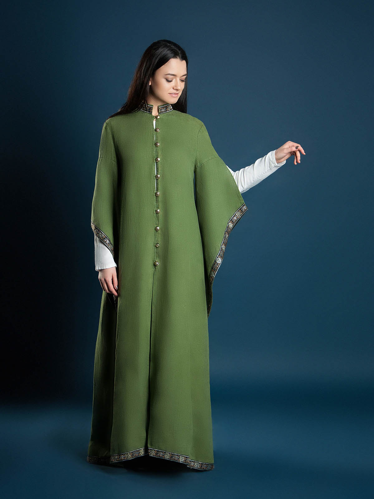 Long coat with wide sleeves