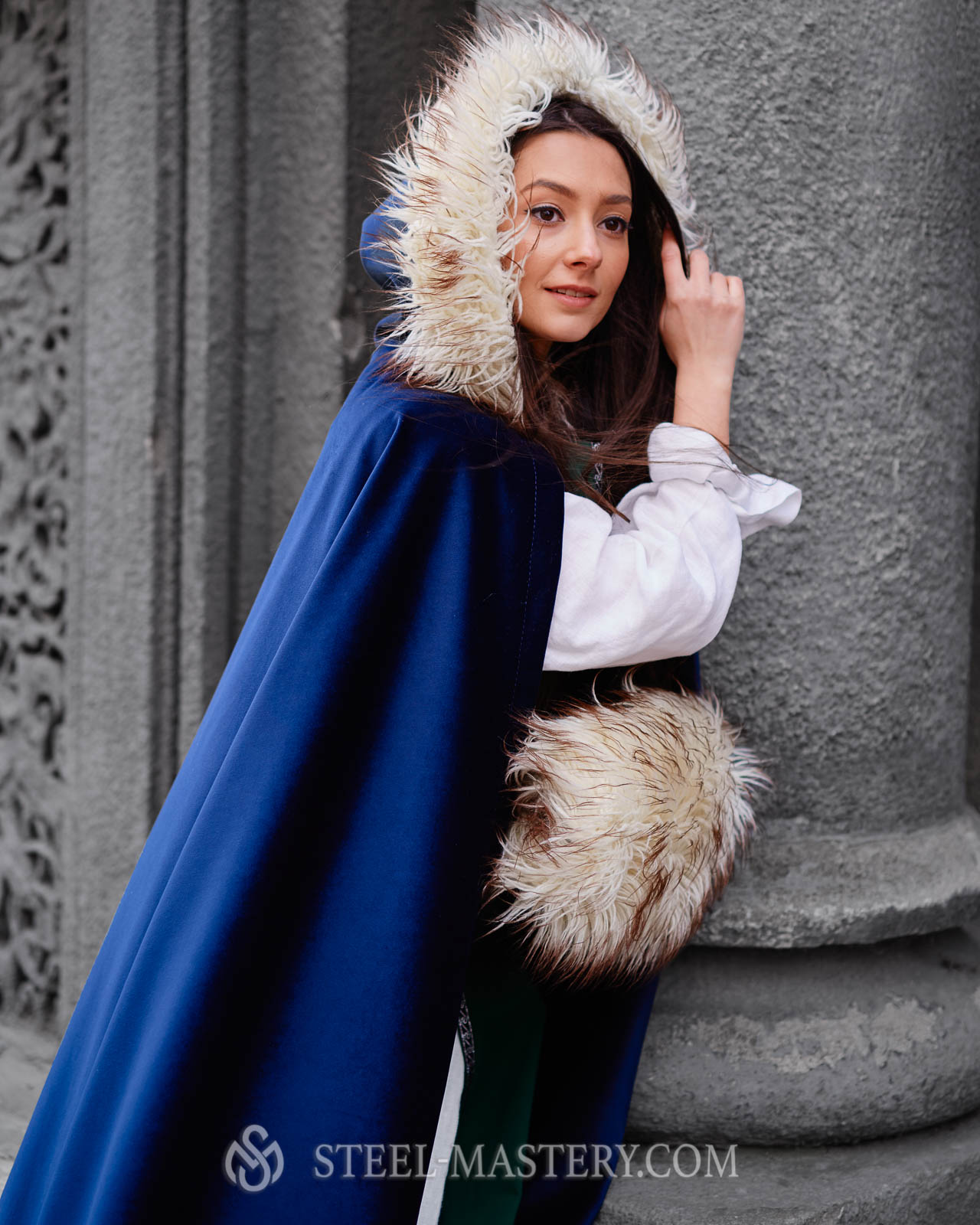 Everfan Medieval Hooded Cloak with Fur Trim