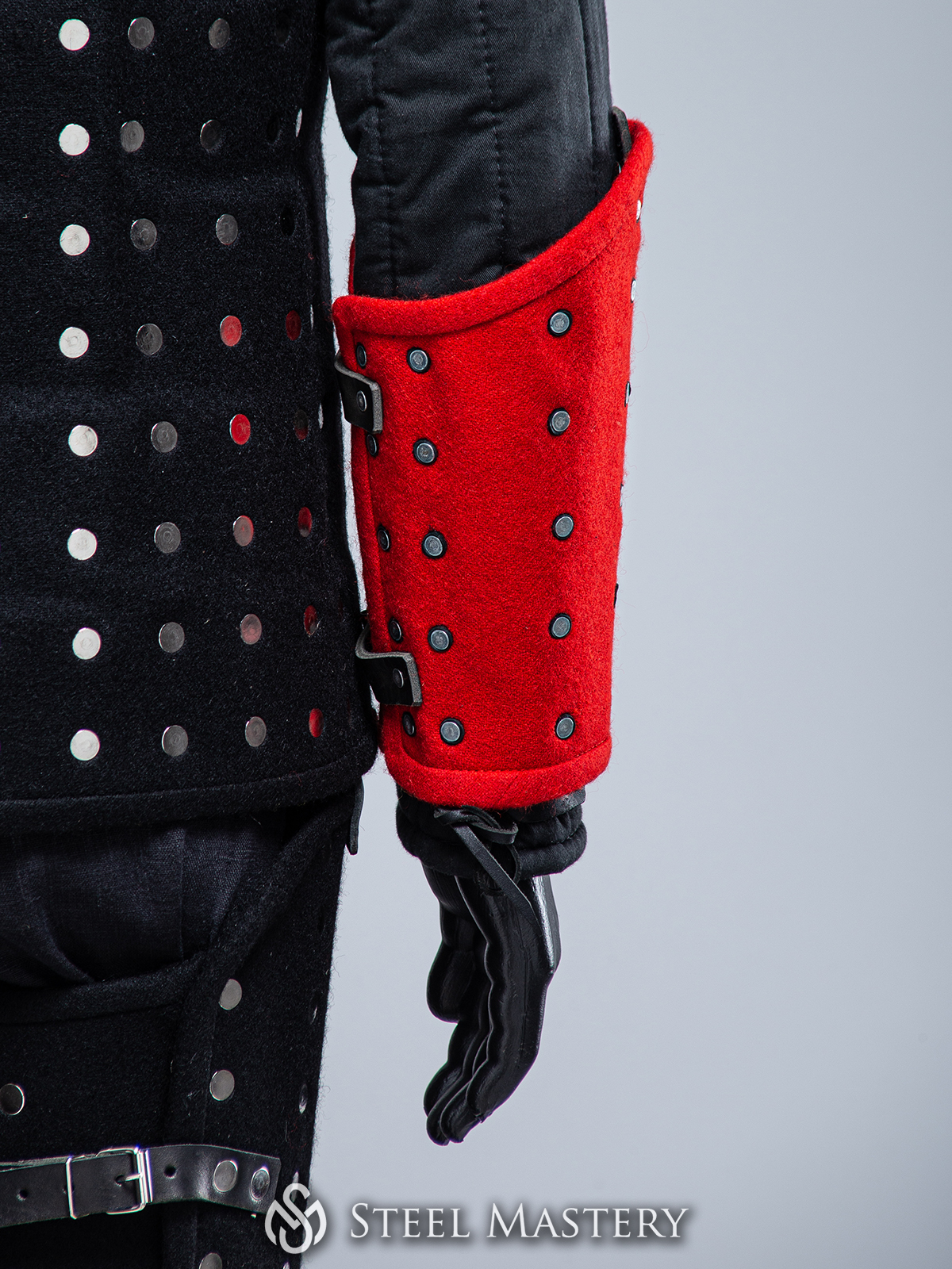 RED WOOLEN MEDIEVAL BRACERS M SIZE IN STOCK