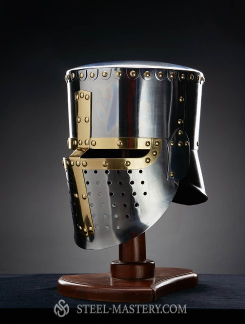 Great Helm first half of the 14th century Armadura de placas