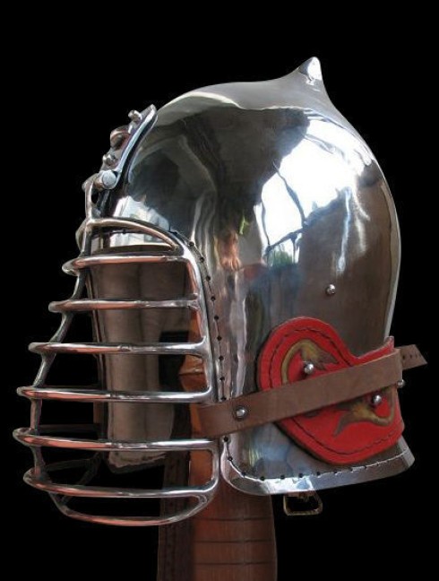 Onion top bascinet with klappvisor Armadura de placas