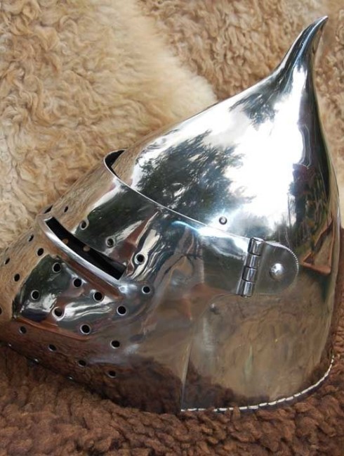 The Italian top pointed bascinet 15ct Armure de plaques