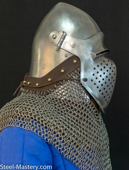 Bascinet 1350-1440 years with Single Ocular visor Helmets