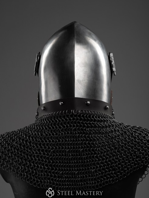 Bascinet with curved visor Armure de plaques