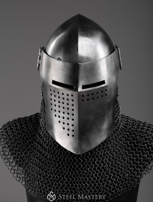 Bascinet with curved visor Armure de plaques