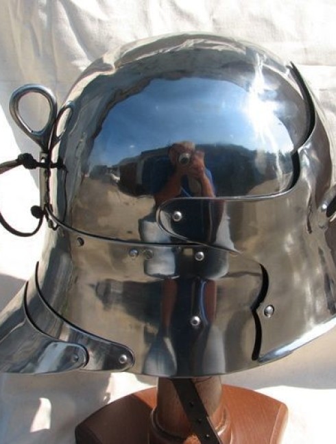 Visored Sallet with articulated tail - 15th century Armadura de placas