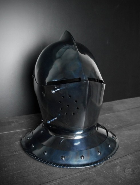 Armet closed helmet 16th century Armadura de placas