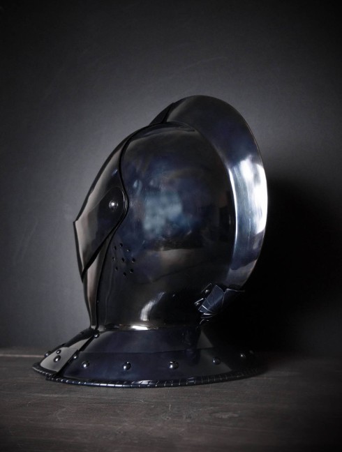 Armet closed helmet 16th century Armadura de placas