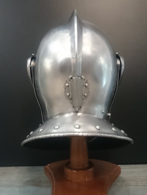 Medieval closed helmet (armet) - 16th century Armadura de placas