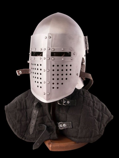 Early bascinet with lifting visor Armure de plaques