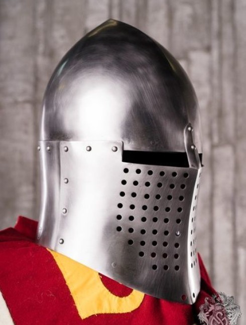 Knightly closed helmet of the 13th century Helmets