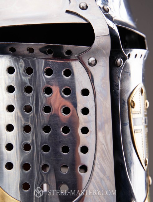 Helmet with lifting visor for fencing Armure de plaques