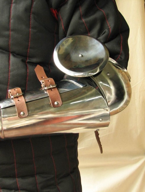 Forearms with elbow caps and round rondels Armure de plaques