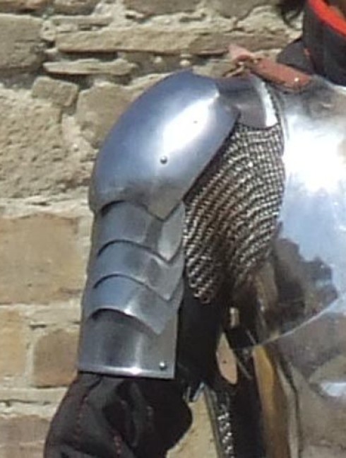 Simple Plate shoulders late 14th - early 15th century Spaulders