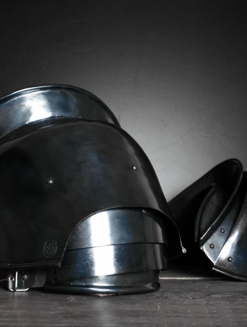 Plate shoulders bump stops in the Milan style Armure de plaques