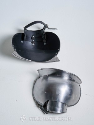 Plate shoulders bump stops in the Milan style Plattenrüstungen