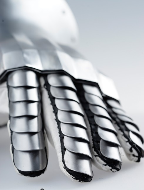 Knight s gloves of the 14th - 15th century Armure de plaques