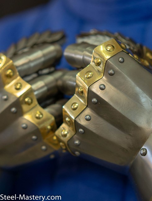 Gauntlets, end of the XIV century Plattenrüstungen