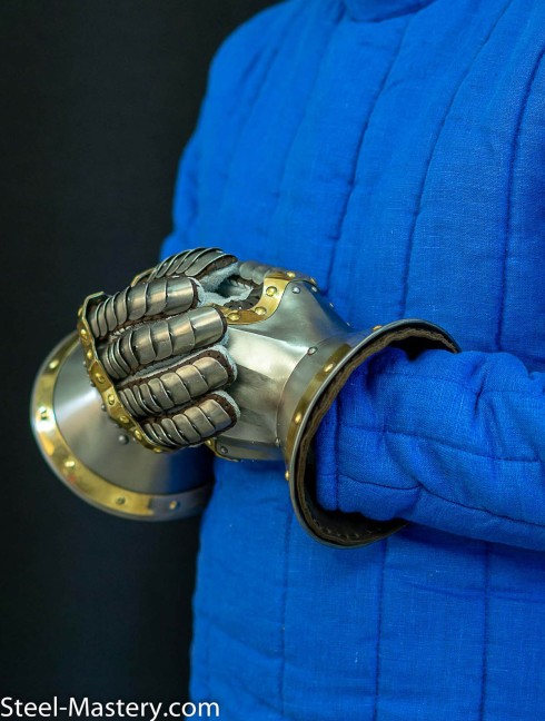 Gauntlets, end of the XIV century Armadura de placas