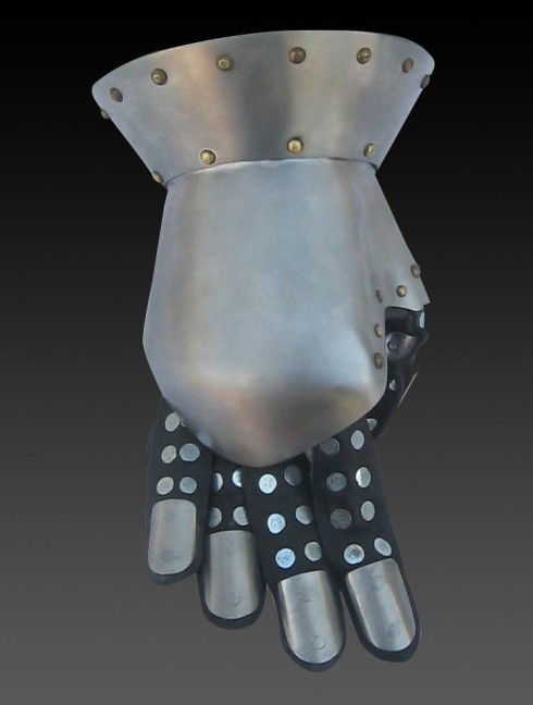 Milan Gloves 1370-1450 Metal fingered and mitten gauntlets