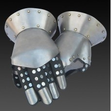 Milan Gloves 1370-1450 image-1