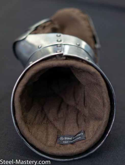 Milanese Style Gauntlets Metal fingered and mitten gauntlets