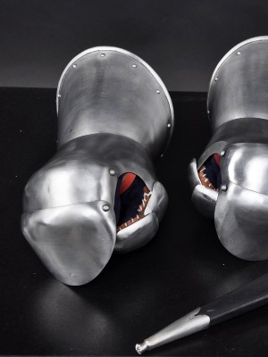 Milanese Style Gauntlets