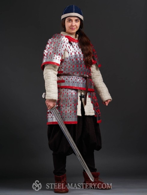 Steel lamellar armor Protezione lamellare per corpo