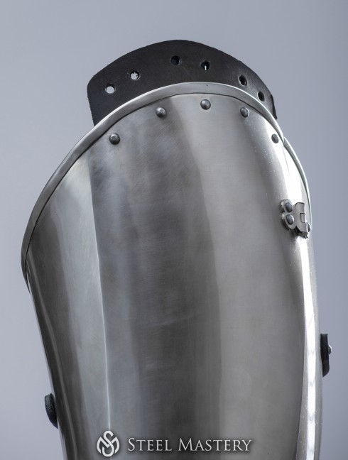 Plate legs late 14th - early 15th century Plattenrüstungen
