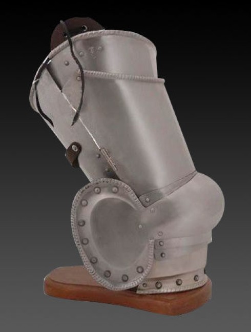 Plate legs of the 16th century  Plattenrüstungen