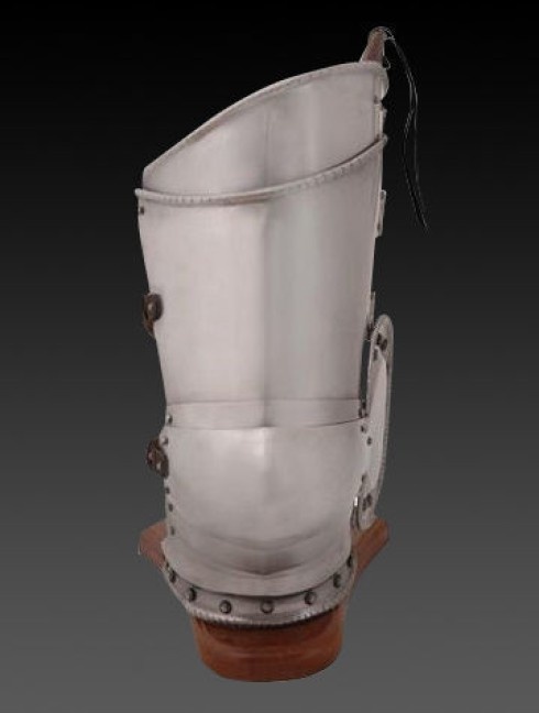 Plate legs of the 16th century  Plattenrüstungen