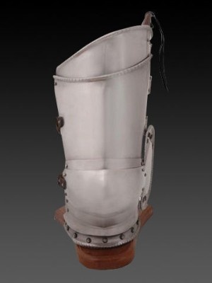 Plate legs of the 16th century  Corazza