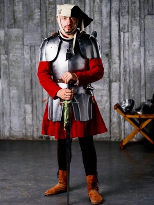 English gothic cuirass - 1483 year Cuirasses, breastplates and gorgets