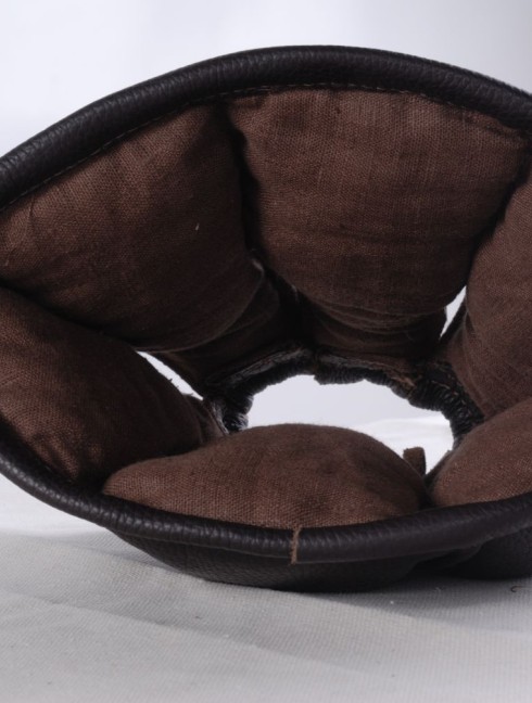 Leather liner for norman, spangen or conic helmet Gepolsterte hauben und kappen