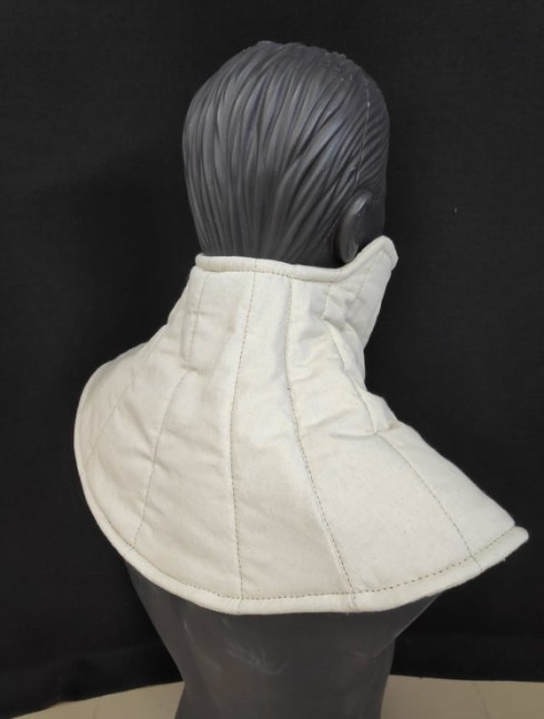 Padded aventail (camail) for bascinet and barbute helmets Calze traforate imbottite e ventagli