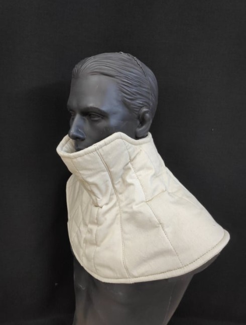 Padded aventail (camail) for bascinet and barbute helmets Gepolsterte pelerine und helmbrünnen