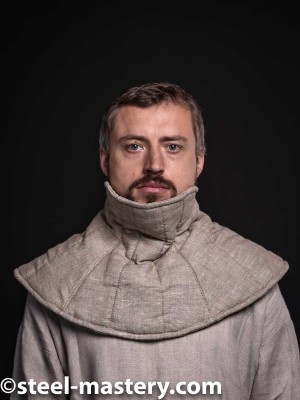 Wool padded aventail for bascinet helmet Padded pelerines and aventails