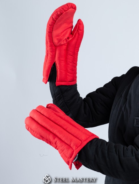 Two-finger padded gauntlets Guantes y mitones acolchados
