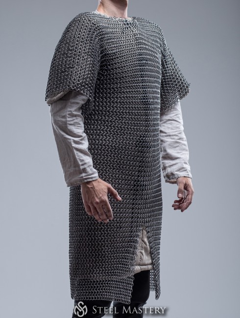 Plain mail with short sleeves Chain mails and hauberks