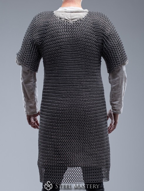 Plain mail with short sleeves Chain mails and hauberks
