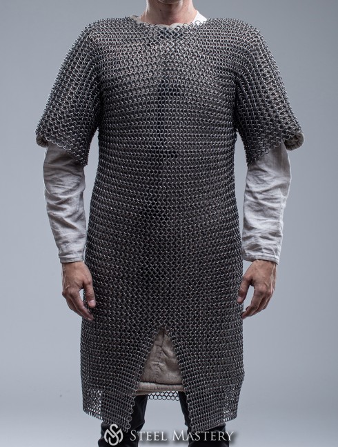 Plain mail with short sleeves Chain mails and hauberks