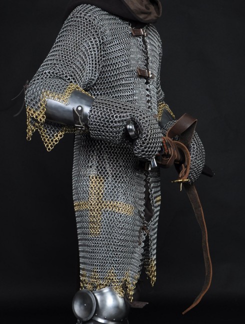Hauberk with forward fastenings Chain mails and hauberks