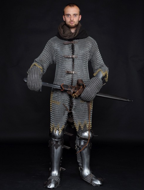 Hauberk with forward fastenings Chain mails and hauberks