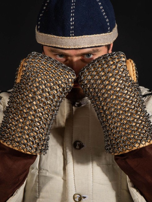 Mail hand protection Gantelets et mitaines en écailles et mailles