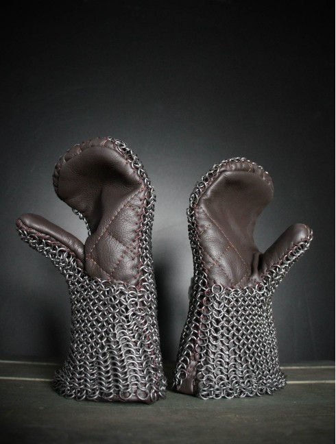Mail hand protection Scale and mail gauntlets and mittens
