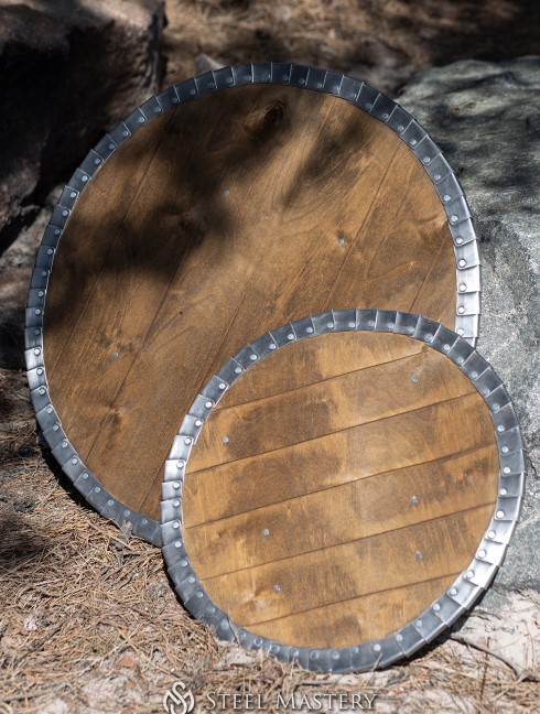 Medieval round shield Plattenrüstungen