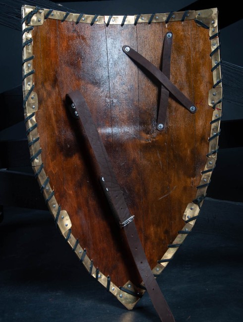 Triangle shield for reenactors and SCA Armure de plaques