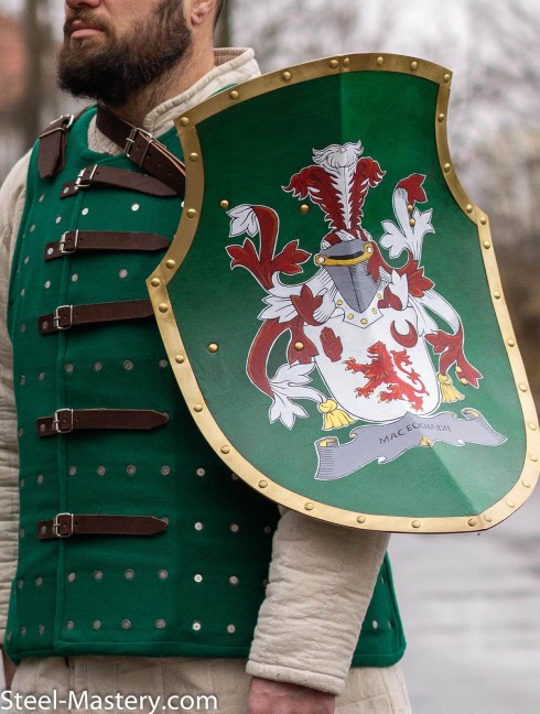 Aquiline Creased Shield Armure de plaques
