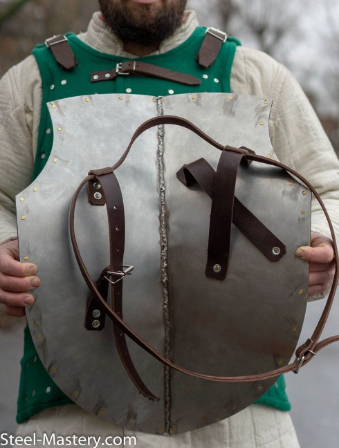 Aquiline Creased Shield Armure de plaques