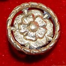 Cast bronze rivet-belt mount "Rose" image-1
